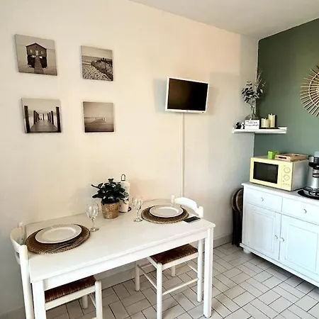 044 - L' Equateur 4pers - 150m * La Grande Motte